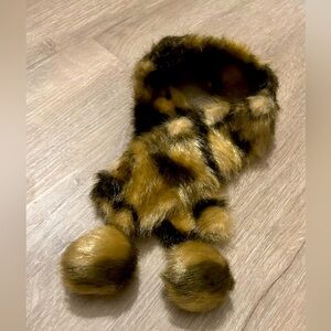 Vintage fur scarf - animal print